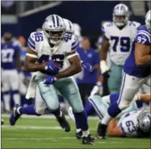  ?? RON JENKINS — THE ASSOCIATED PRESS FILE ?? Cowboys running back Alfred Morris (46) runs the ball against the Colts during a preseason game in Arlington, Texas.