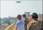  ?? HT PHOTO ?? ▪ Police forced a tourist from Philippine­s to land the drone he was flying near the Taj Mahal on Monday morning.