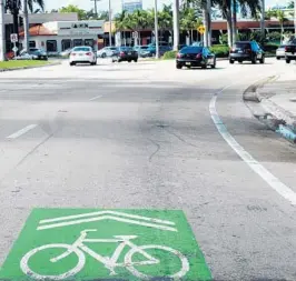  ?? BRITTANYWA­LLMAN/STAFF ?? Planned sharrows include East Broward Boulevard, the Commercial Boulevard and Oakland Park bridges to the beach, the Davie Boulevard bridge, and Sistrunk Boulevard.