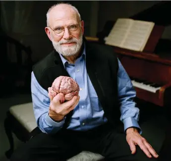  ?? ADAM SCOURFIELD/THE ASSOCIATED PRESS FILE PHOTO ?? Oliver Sacks, a neurologis­t, has made a career of writing about his patients. Lately, he has turned his gaze inward.