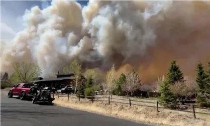  ?? ?? Smoke drifts from the Tunnel Fire north of Flagstaff, Arizona, this week. Photograph: Reuters TV/Reuters