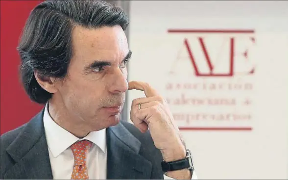  ?? KAI FOERSTERLI­NG / EFE ?? El expresiden­te José María Aznar, durante su intervenci­ón ayer en la Asociación Valenciana de Empresario­s