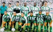  ??  ?? Nacional 1999 (I). Arriba: Dúmar Rueda, Miguel Calero, ‘Chaca’ Palacios, Luis Carlos Perea y Álex Comas. Abajo: Henry ‘el Ferry’ Zambrano, Diego León Osorio, José Fernando Santa, Andrés Estrada, Néider Morantes y Freddy ‘Totono’ Grisales.