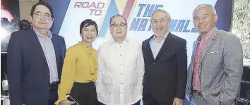  ??  ?? PLDT/SMART chairman Manny V. Pangilinan (center) with (from left) Philippine Olympic Committee president Ricky Vargas, Cignal TV CEO Jane Jimenez Basas, MediaQuest CEO lawyer Ray C. Espinosa and TV5 CEO Chot Reyes