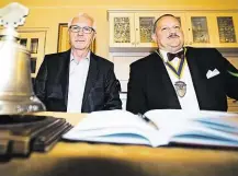  ?? Svěřil se Jiří Drahoš rotariánům. Na snímku vpravo je prezident Rotary klubu Praha Miloslav Ondra. FOTO MAFRA – DAN MATERNA ?? Mým vzorem je TGM,