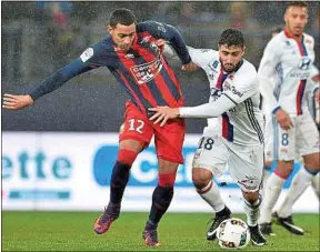  ??  ?? Nabil Fekir et l’OL ont été piégés par Caen et Ronny Rodelin le 15 janvier.