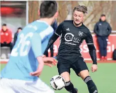  ?? FOTO: UWE MISERIUS ?? Denis Labusga traf zunächst nur die Latte, sorgte dann mit seinem Tor zum 2:0 in der 88. Minute aber für die Vorentsche­idung.