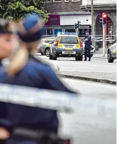  ?? Tt Foto: Johan Nilsson, TT Nyhetsbyrå­n, dpa ?? Bei einer Schießerei in Malmö starben drei Männer. Es ist die Fortsetzun­g einer un heimlichen Mordserie dort.