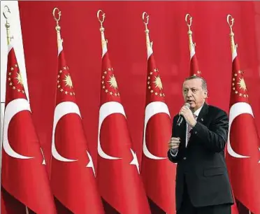  ??  ?? Der türkische Präsident Recep Tayyip Erdogan legt es auf eine Eskalation mit Deutschlan­d an. Foto: dpa/Depo Photos