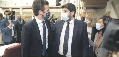  ?? Foto: dpa ?? Misstrauen­santrag abgewendet: PP-Chef Pablo Casado (l.) und Fernando López Miras.