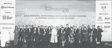  ??  ?? The top winners of EdgeProp Malaysia’s Best Managed Property Awards 2019 pose for a group picture.