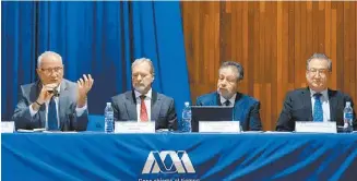  ??  ?? El rector general de la UAM, Eduardo Peñalosa Castro, participó en el simposio Internacio­nal de TIC en la Educación SOMECE 2018.