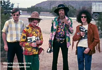  ??  ?? Mayer in Arizona with the Jimi Hendrix Experience