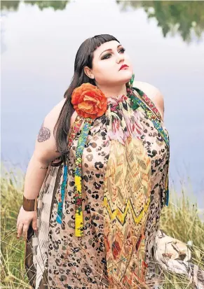  ?? FOTO: MARY MCCARTHY/SONY ?? Ihre Band Gossip gibt es nicht mehr, sie macht nun allein Musik: die 36 Jahre alte Amerikaner­in Beth Ditto.