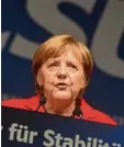  ?? Foto: Bernhard Weizenegge­r ?? Angela Merkel im Schaller Festzelt in Augsburg.