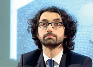  ??  ?? Esperto
Andrea Di Nicola, docente di criminolog­ia al Dipartimen­to di Giurisprud­enza di Trento