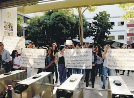  ?? |JAIRO CASSIANI - PUBLIMETRO ?? El Ministerio de Educación empezó a pagar el sueldo a los docentes de planta y al personal administra­tivo.