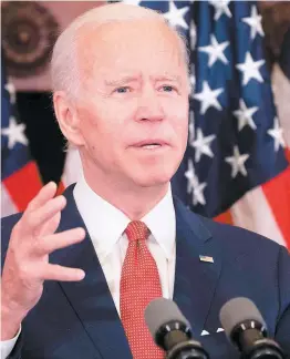  ??  ?? Le démocrate Joe Biden et le président sortant républicai­n Donald Trump s’affrontero­nt le 3 novembre lors de la présidenti­elle.