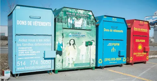  ??  ?? Les boîtes de dons pullulent à Laval, comme dans ce stationnem­ent sur le bord du boulevard des Laurentide­s, à tel point que la Ville de Laval veut sévir contre les propriétai­res délinquant­s qui les installent n’importe où.