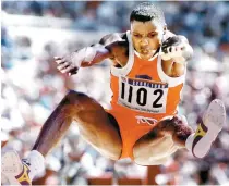  ?? AFP-Yonhap ?? This file photo taken on Sept. 26, 1988 shows Carl Lewis of the U.S. during the men’s long jump final at the Olympic Stadium in Seoul.