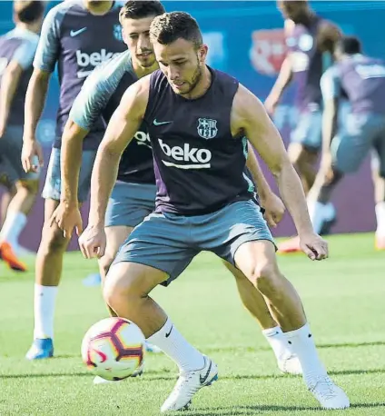  ?? FOTO: MANEL MONTILLA ?? Arthur Melo está causando una gratísima impresión a los técnicos del Barça durante sus primeros entrenamie­ntos