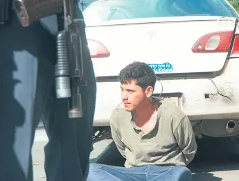  ??  ?? IMPLICADO. La Policía identificó al asaltante como Ángel David Burgos Fúnez.