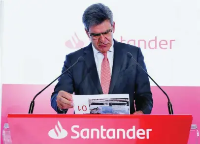 ?? EFE ?? José Antonio Álvarez, consejero delegado de Santander, ayer, durante la presentaci­ón de resultados