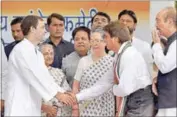  ?? MOHD ZAKIRT / HT ?? UP Congress chief Raj Babbar (right) greets party vice-president Rahul Gandhi in New Delhi on Saturday.