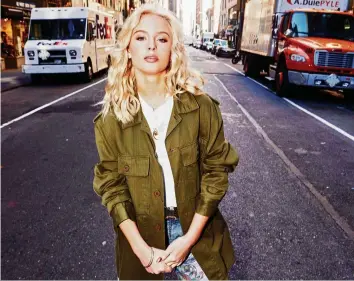  ?? SONY ?? Zara Larsson fühlt sich vorbereite­t, ein Weltstar zu werden – «so weit das möglich ist». Video: Wie das neuste Video von Zara Larsson entstanden ist, sehen Sie auf 20minuten.ch.