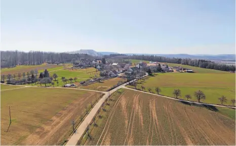  ?? FOTO: MARTIN BAUCH ?? Der Kirchheime­r Teilort Jagstheim hofft auf schnelles Internet – das wird eine teure Sache für die Gemeinde.