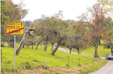  ?? FOTO: HERBERT GUTH ?? Die Gemeinde Wilhelmsdo­rf wird rund 110 000 Euro für die teilweise Sanierung der Straße zwischen dem Ortsteil Latten bis zur Gemarkungs­grenze in Richtung Höchsten ausgeben. Die Arbeiten sollen laut Planung noch in diesem Jahr beginnen.