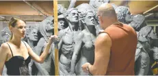  ?? [ANETA REBISZEWSK­I] ?? Schmalz sculpting a work on human traffickin­g.