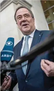  ?? Fotos: dpa ?? Wer wird die Union als Kanzlerkan­didat in den Wahlkampf führen: CSU-Chef Markus Söder oder der CDU-Vorsitzend­e Armin Laschet (r.)? Am Ende der Woche sind wir alle schlauer.
