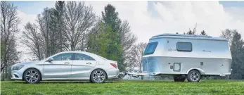  ?? FOTOS: HYMER ?? Geringes Eigengewic­ht, kompakte Maße sowie eine niedrige Gesamthöhe sind charakteri­stisch für die „60 Edition“des Eriba Touring.