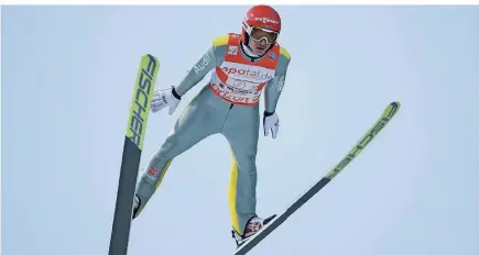  ?? FOTO: ARNE DEDERT/DPA ?? Richard Freitag springt im ersten Durchgang von der Mühlenkopf­schanze im hessischen Willingen.