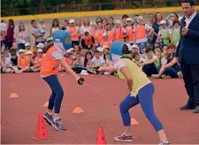  ??  ?? La giornata finale di Fencing for change allo stadio Albricci di Napoli