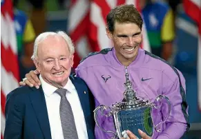  ??  ?? Rafael Nadal celebrated winning the US Open this year alongside Australian tennis legend Rod Laver.