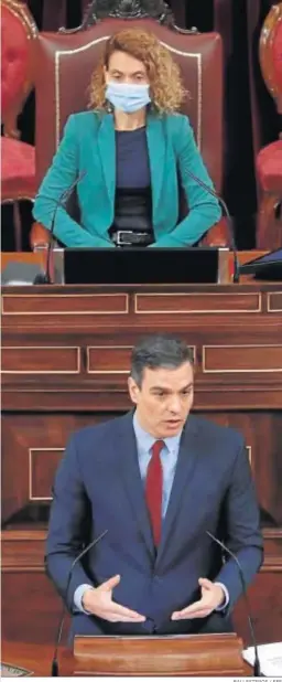  ?? BALLESTERO­S / EFE ?? Pedro Sánchez, ayer en el Congreso, con Meritxell Batet a su espalda.