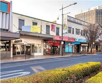  ?? Photo: Contribute­d ?? CITY HEART: A CBD showroom in Ruthven Street, Toowoomba is up for sale.