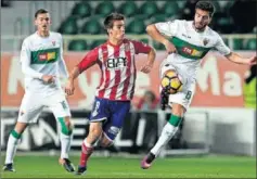  ??  ?? CLAVE. Pere Pons, durante el encuentro ante el Elche.