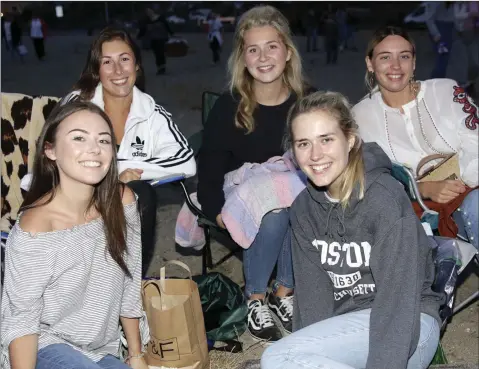  ??  ?? Sarah Martin, Stephanie Quinn, Lydia Veale, Elizabeth Clancy and Elizabeth Curran at the showing of ‘Top Gun’ on the beach in Bray.