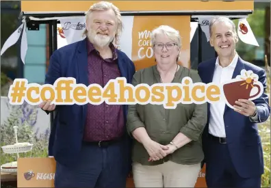  ??  ?? Kate Calvey, East Meath Hospice Associatio­n with Brendan Gleeson and John Cahill, CEO Bewley’s