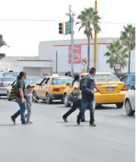  ??  ?? se va. A pesar de las amenazas de lluvias, en la ciudad no se registraro­n precipitac­iones pluviales por la llegada a Estados Unidos del huracán “Harvey”.