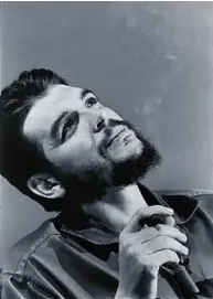  ??  ?? ELLIOTT ERWITT
(Galerie Clairefont­aine)
« J’aime beaucoup la photo, mais pas le personnage. Guevara a été idéalisé, mais c’était un sanguin au premier degré. J’aime le photojourn­alisme et les photos de reportage, certaines peuvent être géniales,...