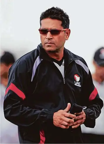  ?? Clint Egbert/Gulf News Archives ?? Former Pakistan pace ace Aaqib Javed, who lifted UAE cricket to unpreceden­ted heights as head coach, has decided to bid adieu to the country once his contract ends on May 31.