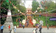  ?? HENG CHIVOAN ?? Preparatio­ns for celebratin­g Khmer New Year in Phnom Penh in 2022.