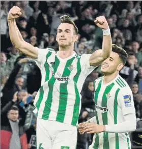  ?? FOTO: EFE ?? Fabián celebra su gran tanto, que desató el júbilo en un abarrotado Benito Villamarín