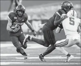  ?? Arkansas Democrat-Gazette/JEFF GAMMONS Arkansas State wide receiver Brandon Bowling (left) looks for a route Saturday during a game against the SMU at Centennial Bank Stadium in Jonesboro. ??