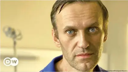  ??  ?? Алексей Навальный после отравления
