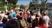  ?? (Photo doc. P.-H. C.) ?? À Toulon, comme dans toutes les communes de la Métropole, ceux qui viennent profiter des animations sont désormais habitués à passer par l’étape « contrôles » à l’entrée des fan zones.